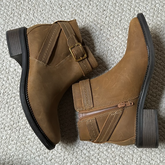 Clarks Maye leather boots - Picture 2 of 3